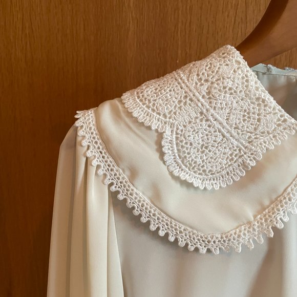 Vintage lace collar blouse - Picture 3 of 5